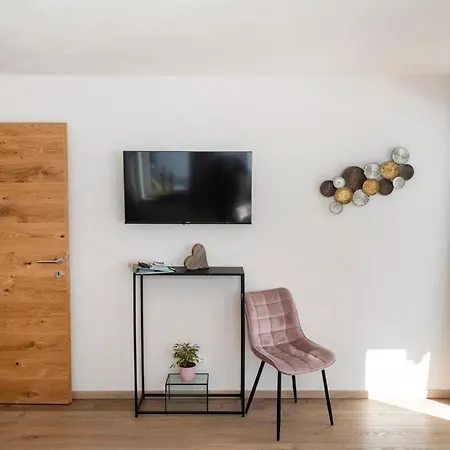 Tirolee Marchegg - Chalet فيلدشوناو
