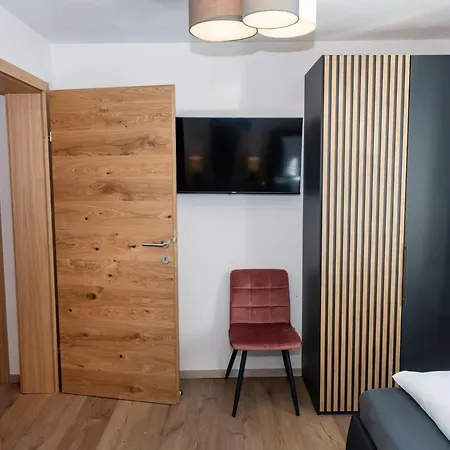 Tirolee Marchegg - Chalet فيلدشوناو