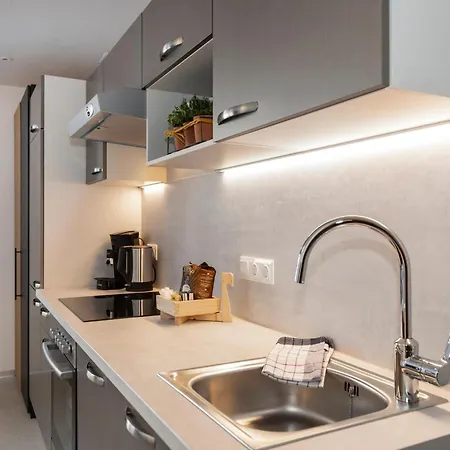 Tirolee Marchegg - Chalet * فيلدشوناو
